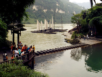 韦金勇:三峡旅游红似火.长江景色美如画.三峡人家清江画廊三峡大坝三游洞五日游(上)