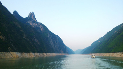 游三峡,看红叶,座三峡游轮