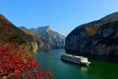 “两峡一峰”邀你3小时饱览三峡风光