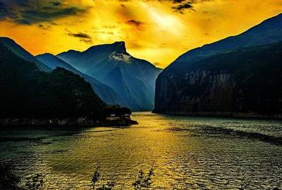 三峡之巅，勇者之约！本周末开启一场涤荡心灵的山水挑战之旅